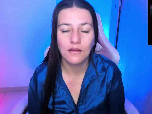 Saskyaajohnson webcam