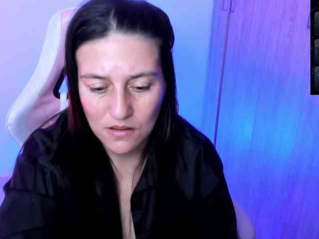 Saskyaajohnson webcam