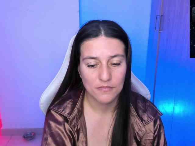 Saskyaajohnson webcam