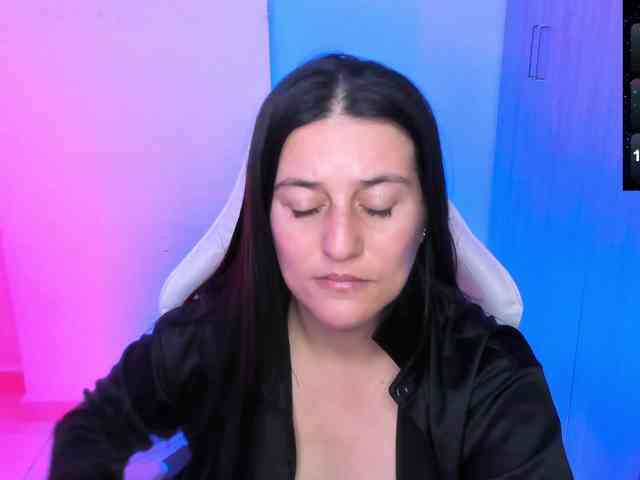 Saskyaajohnson webcam