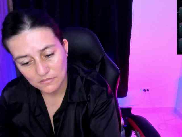 Saskyaajohnson webcam