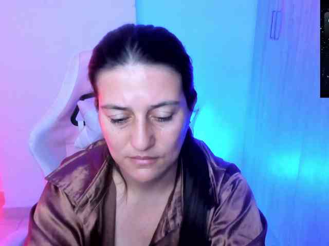 Saskyaajohnson webcam