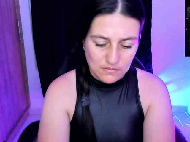 Saskyaajohnson webcam