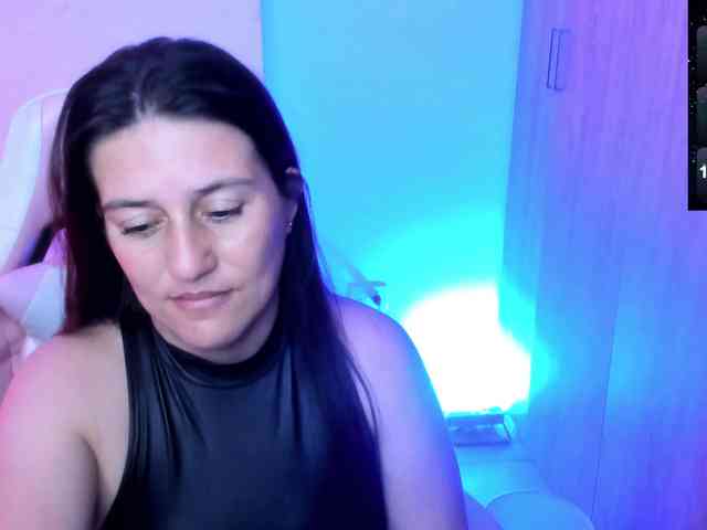 Saskyaajohnson webcam