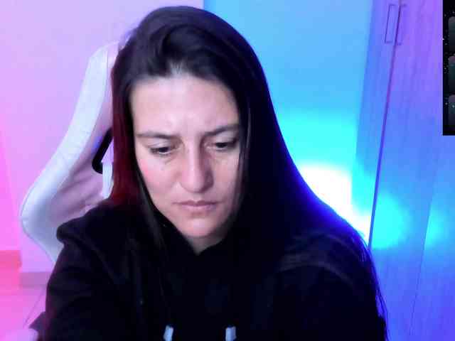 Saskyaajohnson webcam