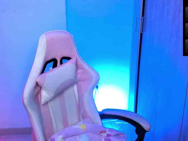 Saskyaajohnson webcam