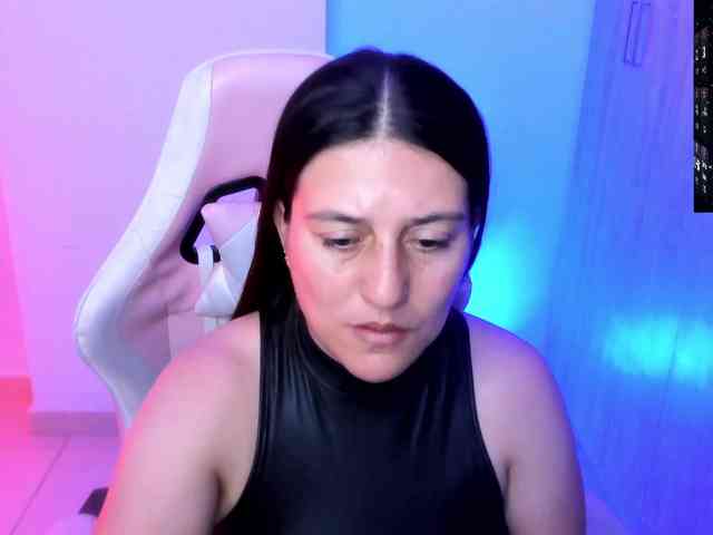 Saskyaajohnson webcam