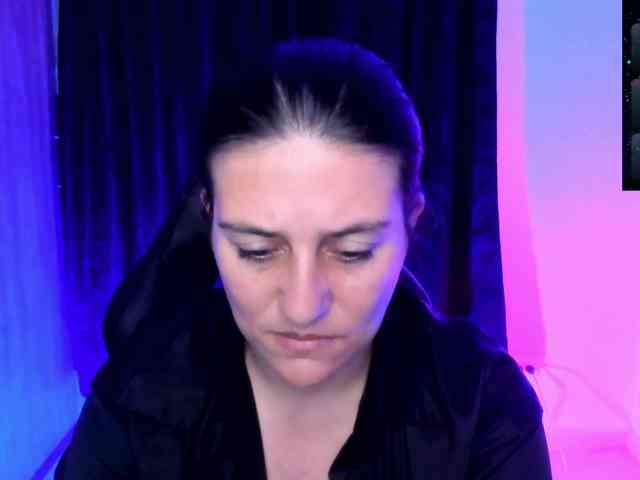 Saskyaajohnson webcam