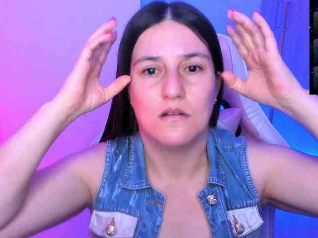 Saskyaajohnson webcam