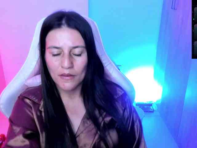 Saskyaajohnson webcam