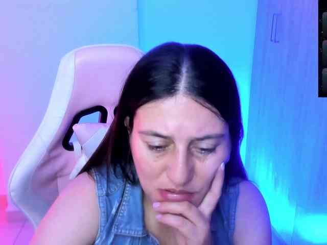 Saskyaajohnson webcam