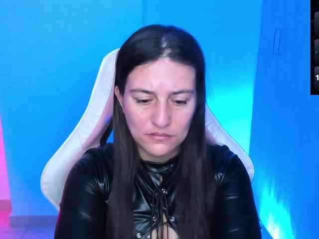 Saskyaajohnson webcam
