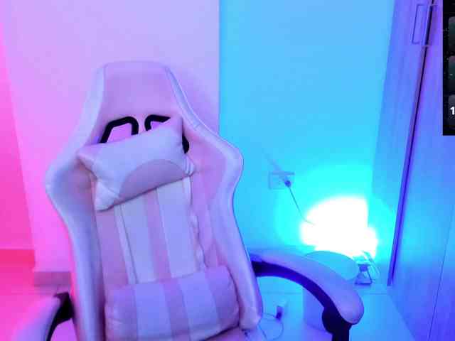 Saskyaajohnson webcam