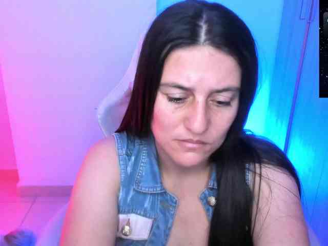Saskyaajohnson webcam