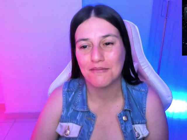 Saskyaajohnson webcam