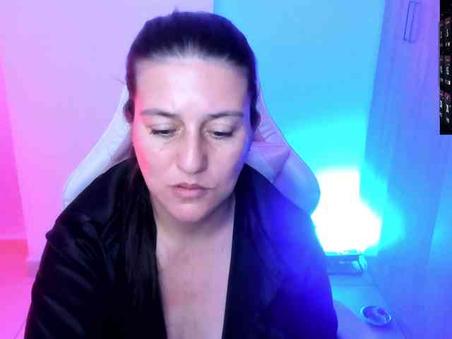 Saskyaajohnson webcam