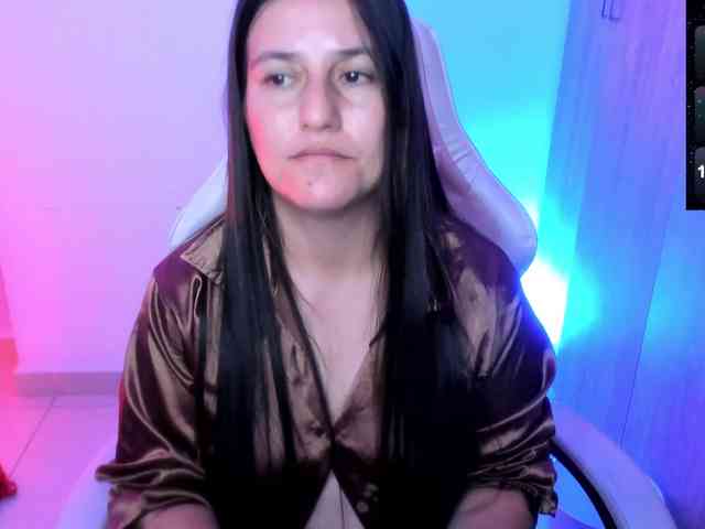 Saskyaajohnson webcam