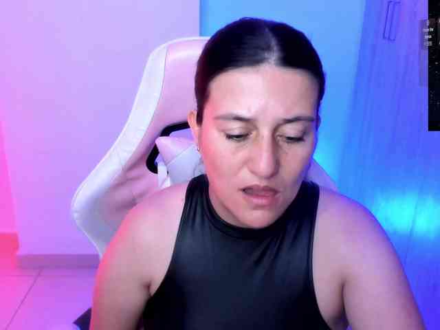 Saskyaajohnson webcam