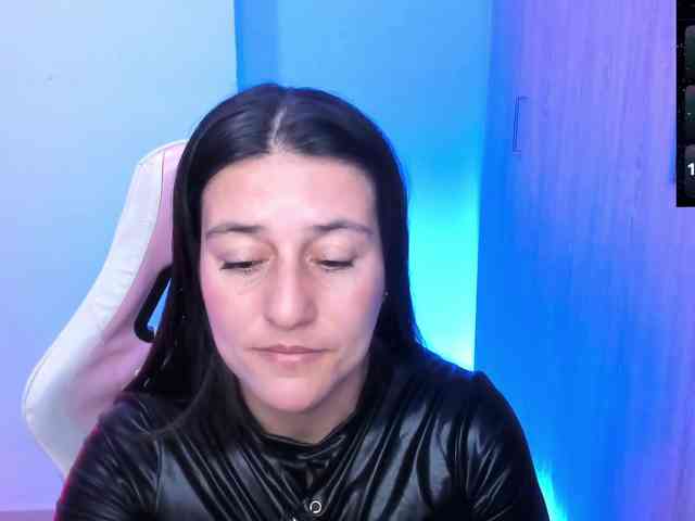 Saskyaajohnson webcam