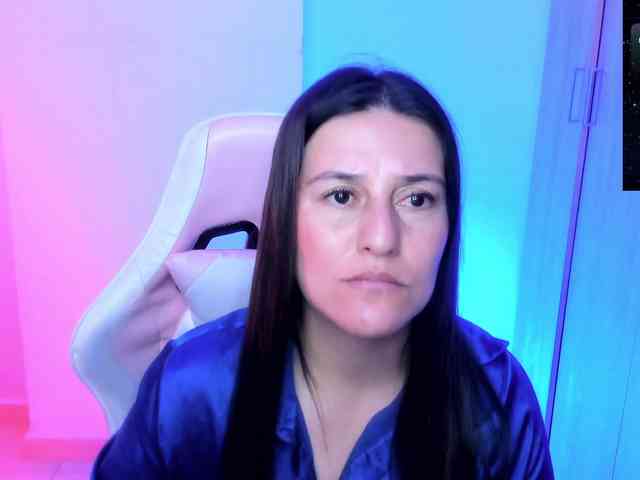 Saskyaajohnson webcam