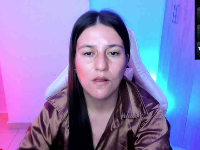 Saskyaajohnson webcam
