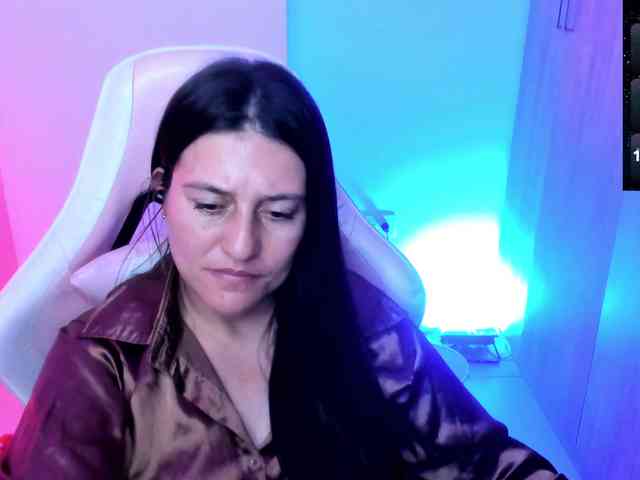 Saskyaajohnson webcam