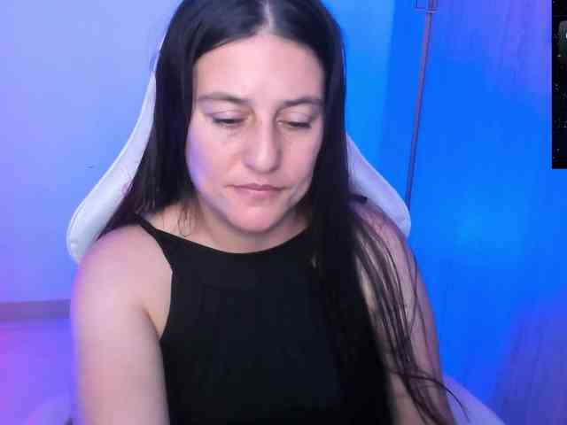 Saskyaajohnson webcam