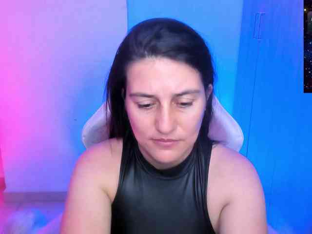 Saskyaajohnson webcam
