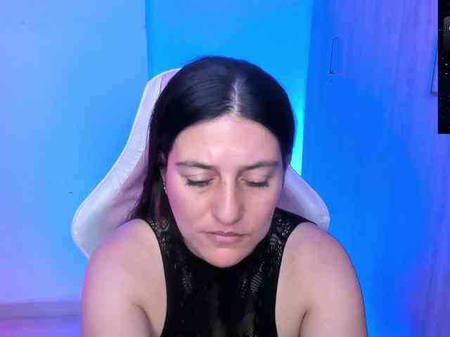 Saskyaajohnson webcam