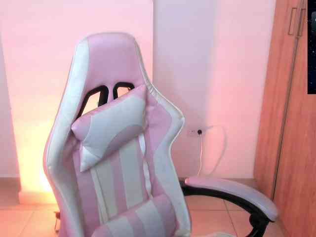 Saskyaajohnson webcam