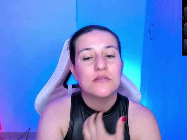 Saskyaajohnson webcam