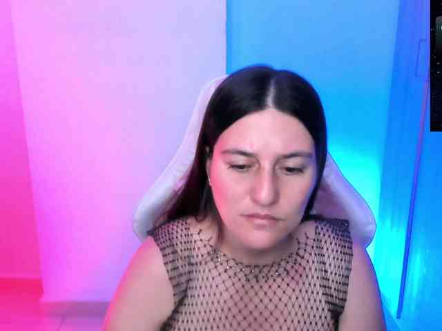 Saskyaajohnson webcam