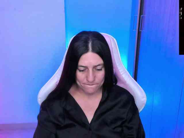 Saskyaajohnson webcam