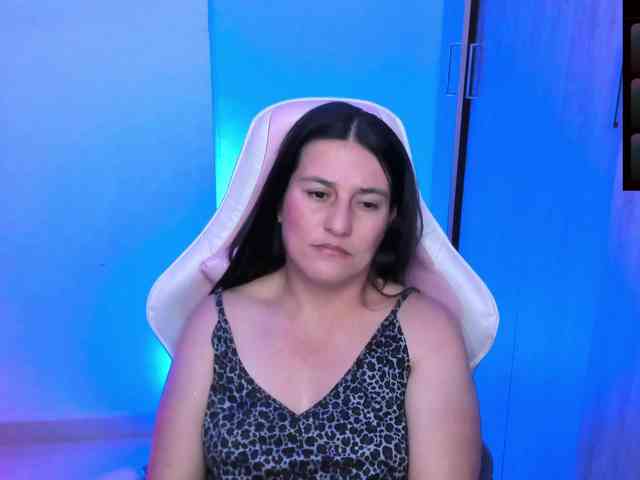 Saskyaajohnson webcam