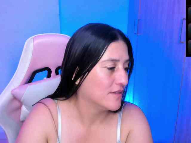 Saskyaajohnson webcam