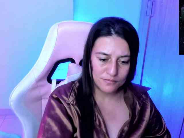 Saskyaajohnson webcam