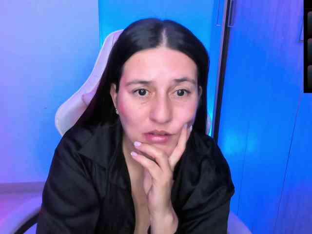 Saskyaajohnson webcam