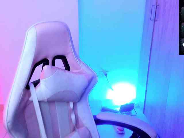 Saskyaajohnson webcam