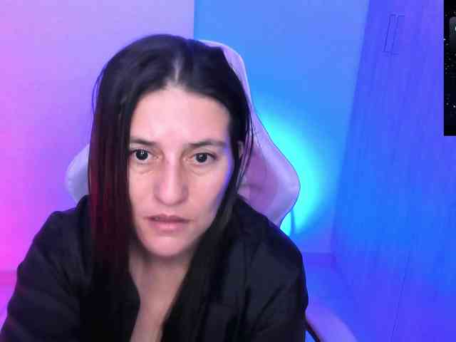 Saskyaajohnson webcam