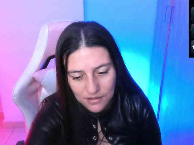 Saskyaajohnson webcam