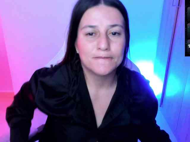 Saskyaajohnson webcam