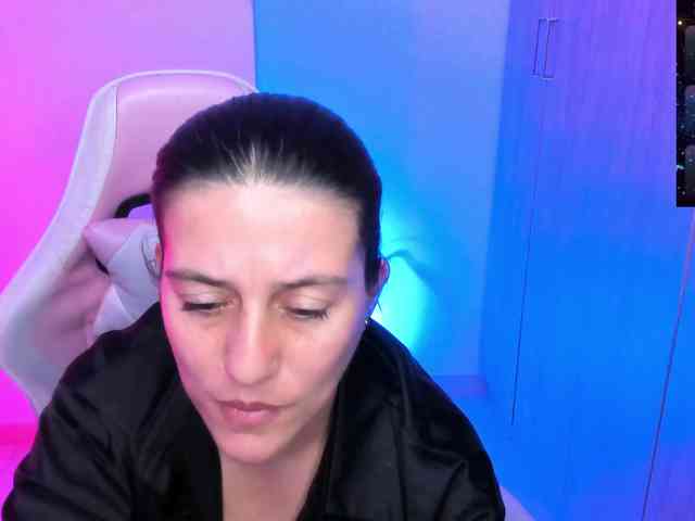 Saskyaajohnson webcam