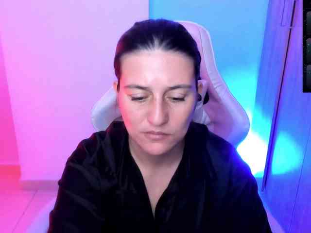 Saskyaajohnson webcam
