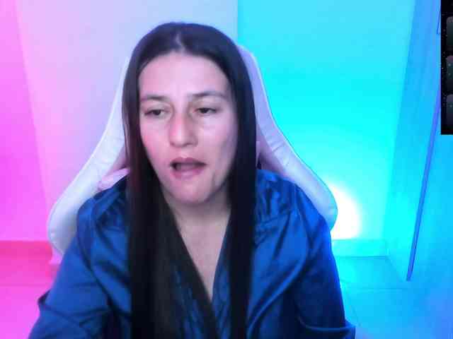 Saskyaajohnson webcam