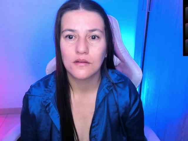 Saskyaajohnson webcam