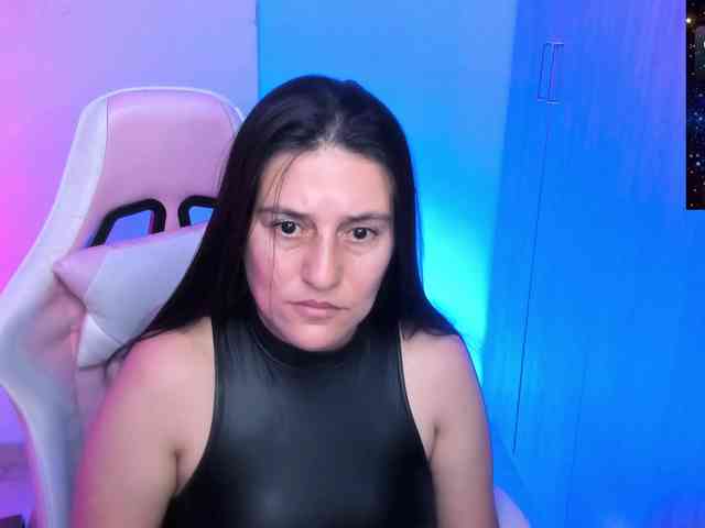 Saskyaajohnson webcam