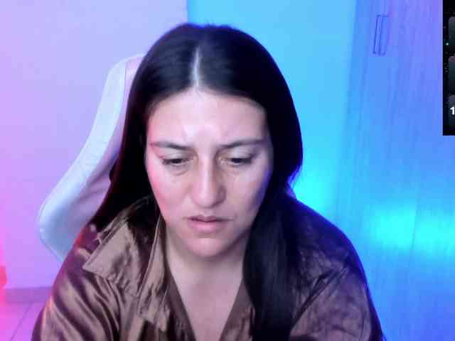Saskyaajohnson webcam