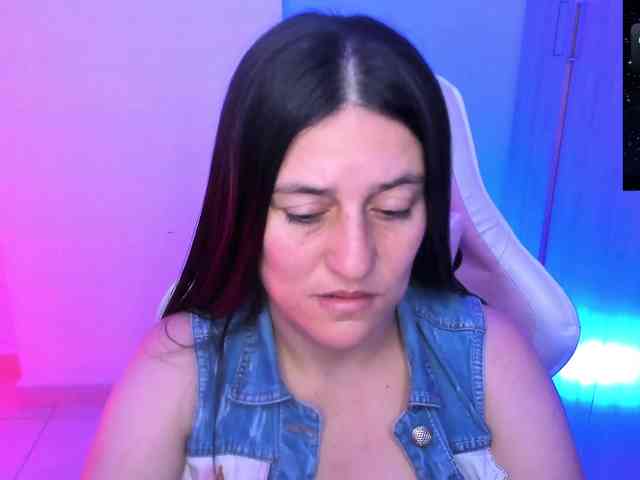 Saskyaajohnson webcam