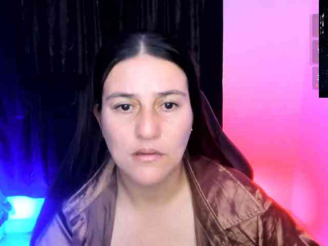 Saskyaajohnson webcam