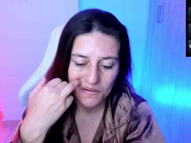 Saskyaajohnson webcam